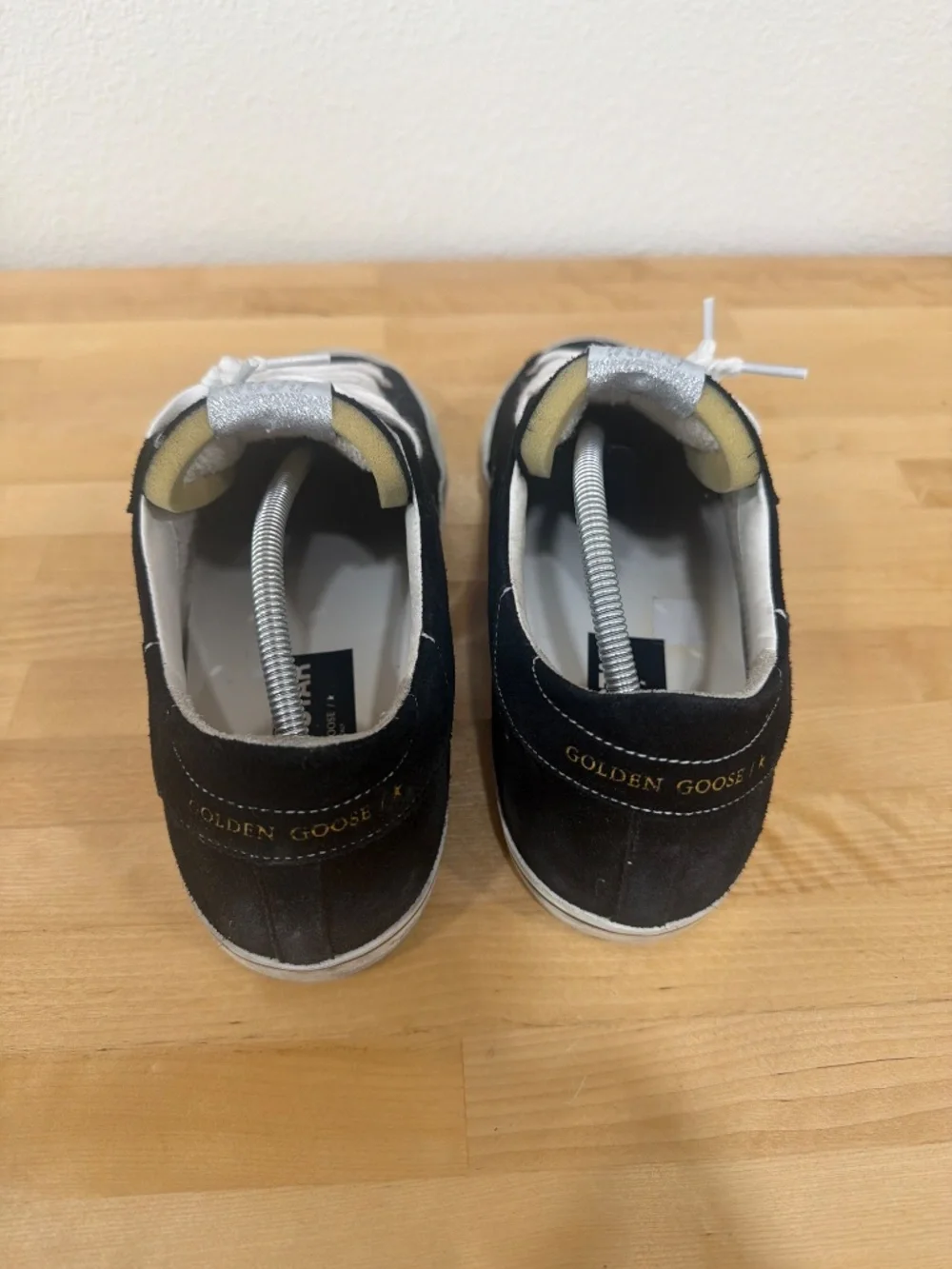 Golden Goose men’s Superstar shoes. Size EU45 - Picture 4 of 5